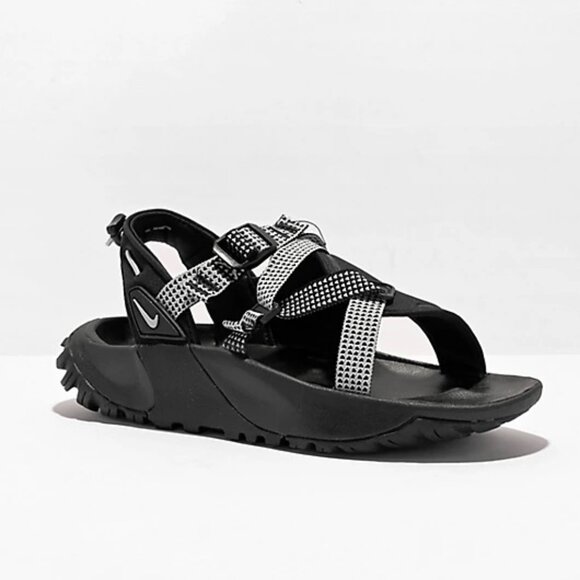 Nike Women's Oneonta Next Nature Sandals - Size 7 - Black - Picture 1 of 8